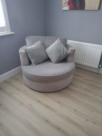 Swivel chair