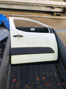 Berlingo partner drivers door white 2013
