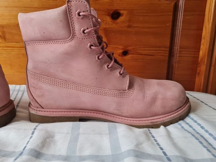 Timberland premium boots Size 7 eu 41 pink suade In excellent condition