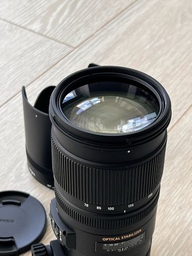Sigma 70-200m f/2.8 Apo DG HSM Canon lens with acessories