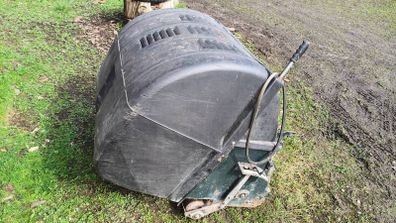 Free Grass collector/sweeper/roller