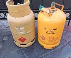gas bottles (full)