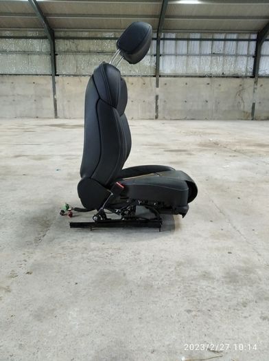 Audi Q8 Front Seats