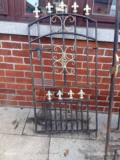 garden gates 1 garden gate.  2 x drive in gates