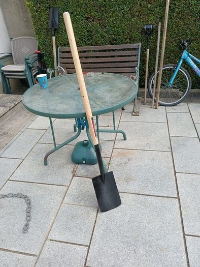 Garden spade