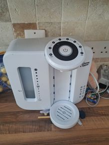 Bottle maker
