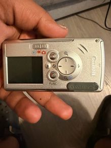 Canon Compact Digital Camera  Boxed Complete Set  Memory Card Included  Excellent Condition