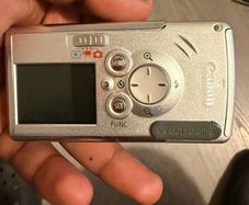 Canon Compact Digital Camera  Boxed Complete Set  Memory Card Included  Excellent Condition