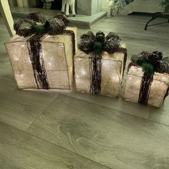 Set of 3 Illuminated Christmas Presents Decor for Indoor Use