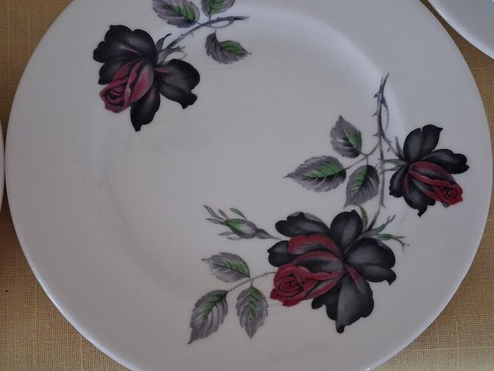 Royal Albert " Masquerade"