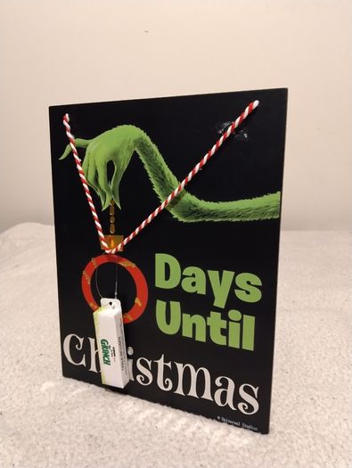 Dr Seuss, The Grinch Christmas Countdown Chalkboard & Chalk
