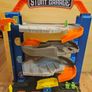 Hot Wheels Stunt Garage + Track Builder Race Crate Image 3