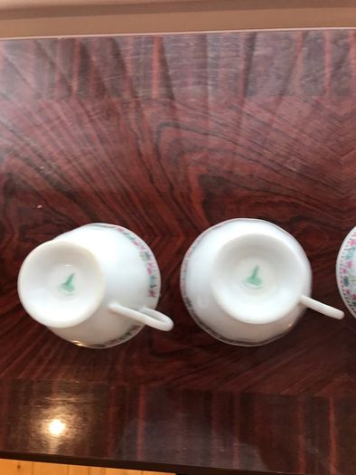 5 stamped china tea cups floral pattern and gold  guided cup