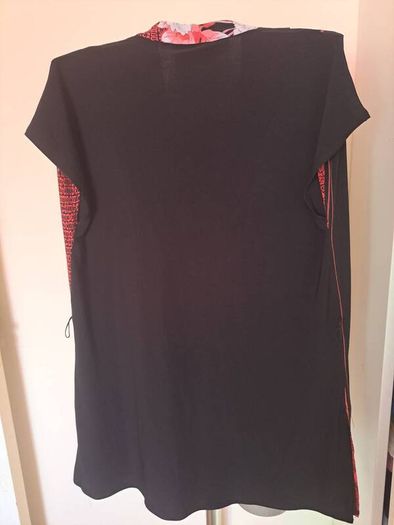 Brand new Wallis floral elastic longer line top size UK 14 EU42 Postage included