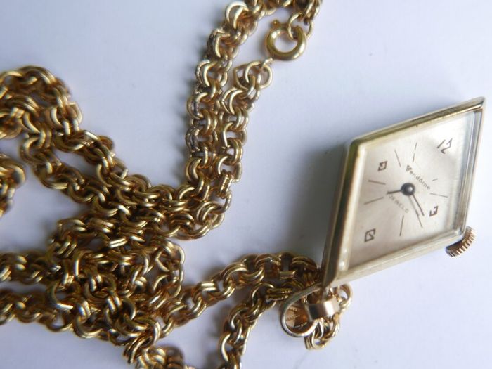 Vendome Vendome 7 Jewels Pendant Mechanical Watch W/necklace.(works well)