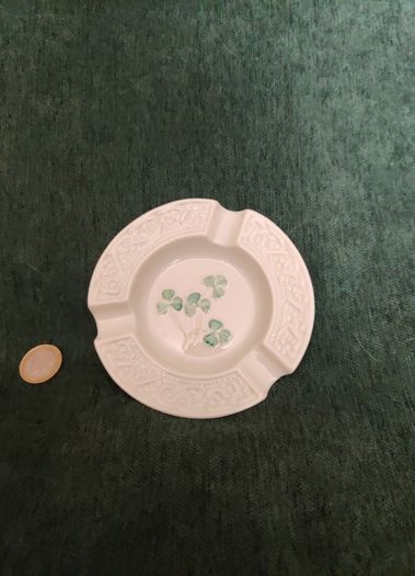 Beellek ashtray