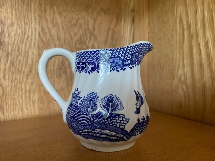 Barratt's of Staffordshire milk jug willow pattern