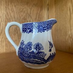 Barratt's of Staffordshire milk jug willow pattern