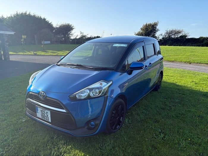 Toyota Sienta 1.5 Hybrid Automatic 7 Seater