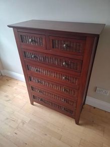 chest of drawers