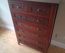 chest of drawers