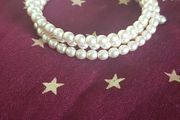Wrist pearl bracelet