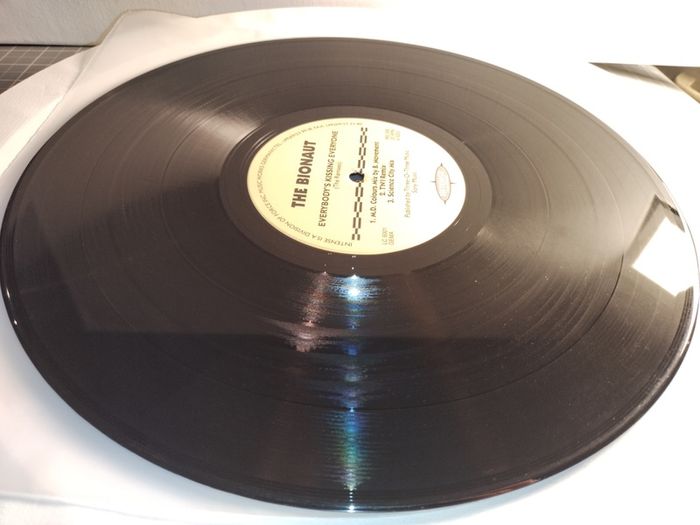 Bionaut - Everybody's Kissing Everyone - SCARCE Early 90s Piano House GEM!
