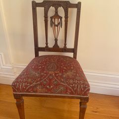 Dining room chair