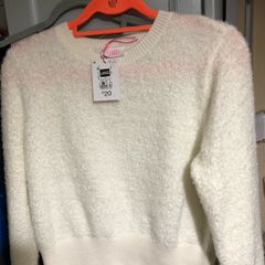 Ladies BNWT jumper size L