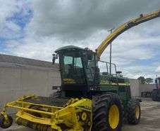 John Deere 6950 Forage Harvester
