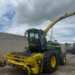 John Deere 6950 Forage Harvester