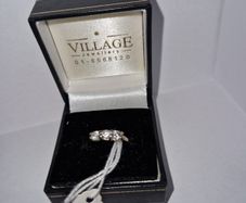 9ct yellow gold ring