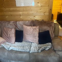 free!!! 3 seater recliner sofa