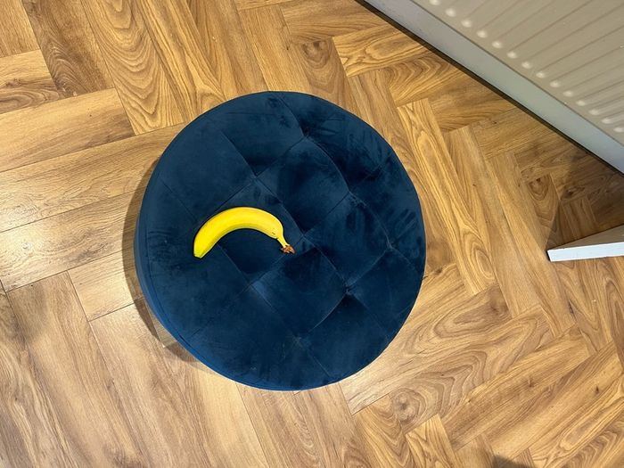 footstool / ottoman with storage