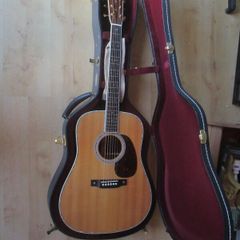 MARTIN D42 Acoustic Guitar