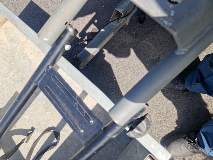 tow bar bike rack bolts to towbar