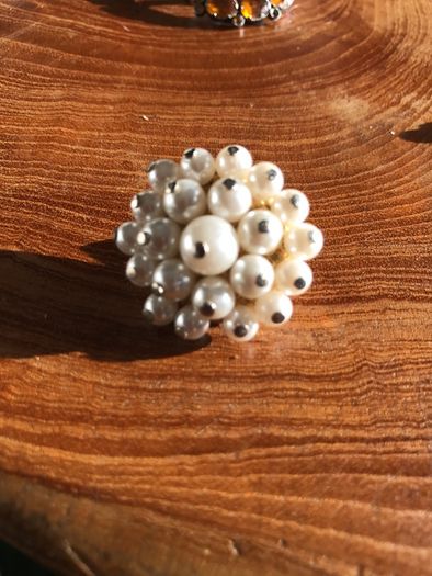 3 vintage brooches