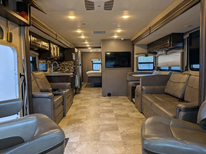 Thor Windsport 33ft Motorhome