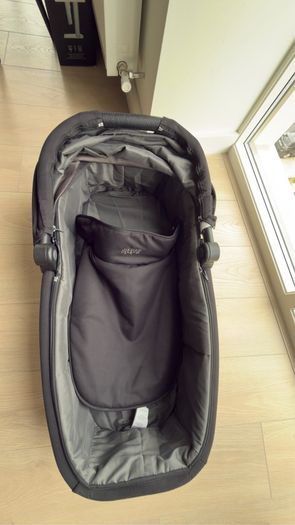 Mamas & Papas Flip XT3 3-in-1 Travel System + Cybex Aton B2 i-Size Car Seat & ISOFIX Base