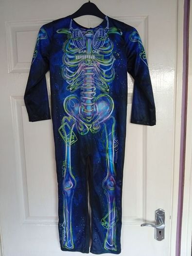 boys costume