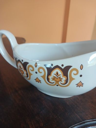 Arklow pottery gravy boat