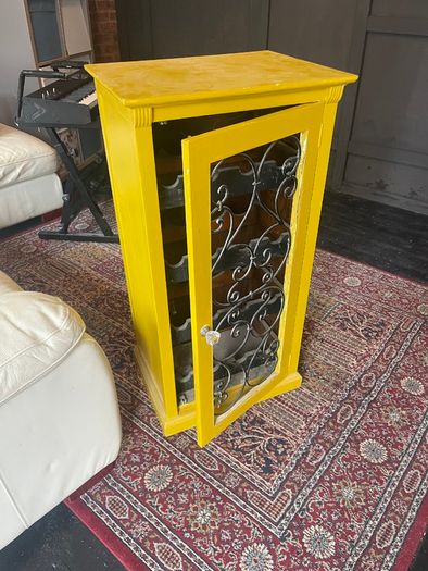 Wine cabinet