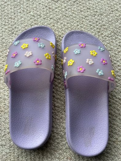 Girls Flip Flops Size 2/3
