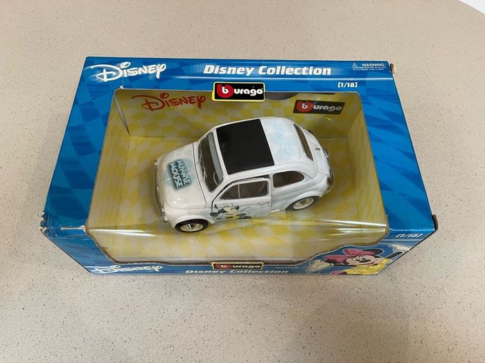 Disney Fiat 500 Minnie Mouse 1/18 Burago