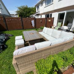 garden table and chairs