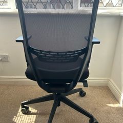Ergonomic office chair