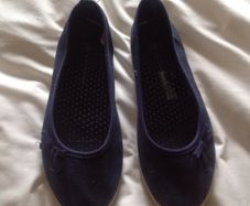 Size 5 Navy Canvas Pumps