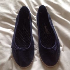 Size 5 Navy Canvas Pumps