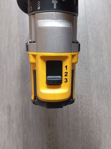 DeWalt Batteries & Charger (New)