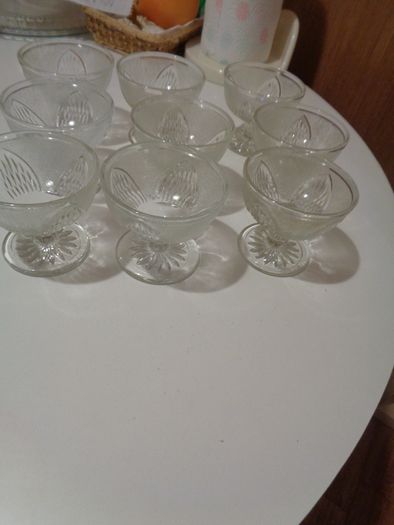 Vintage Stemmed Glass Ice Cream Bowls x 9 for Sale